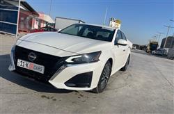 نيسان ألتيما